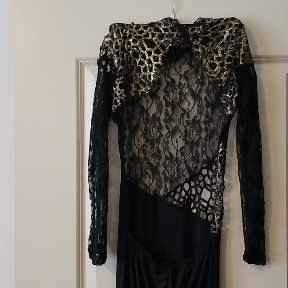 Gown - Picture 2 of 4